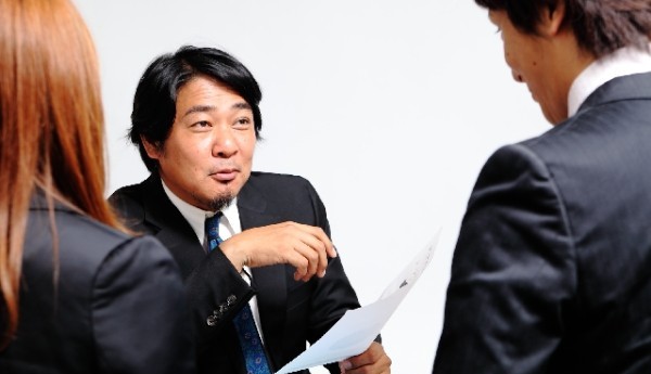 上司との距離が近い