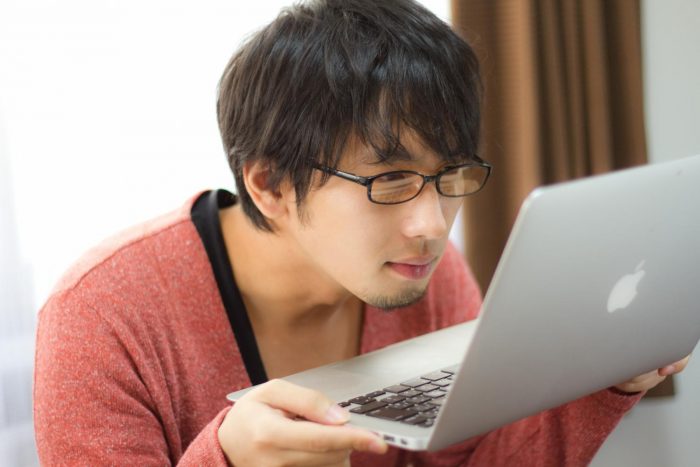 求人サイトを使って求人を探す